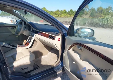 2009 Volvo V70 3.2 from USA, damaged, VIN YV1BW982791100809